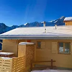 Maiensaess Superior By Interhome Сasa de vacaciones Urmein